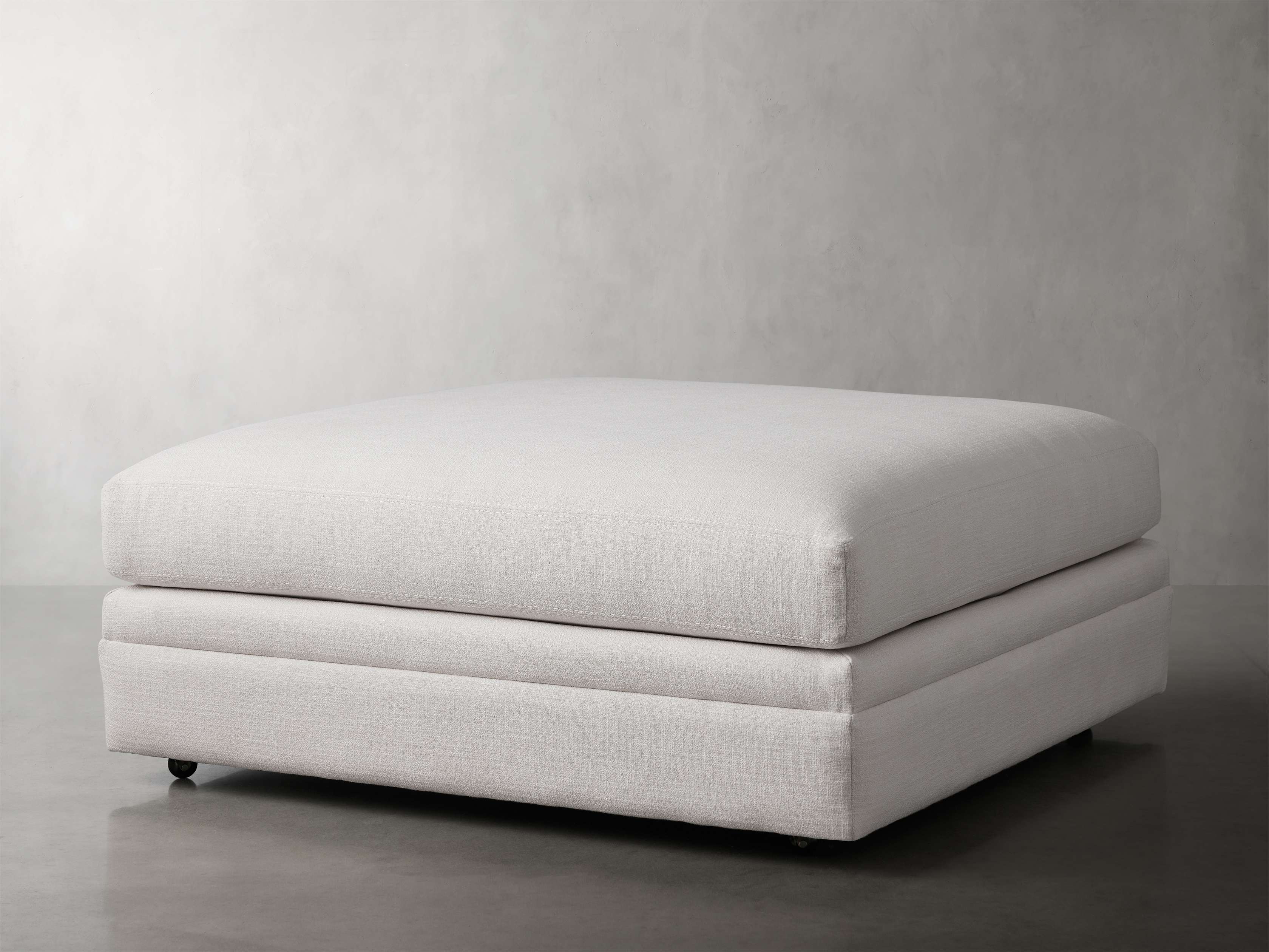 Pavo Ottoman