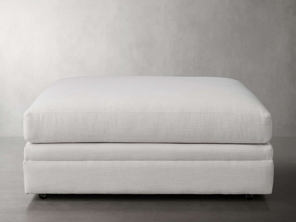 Pavo Ottoman