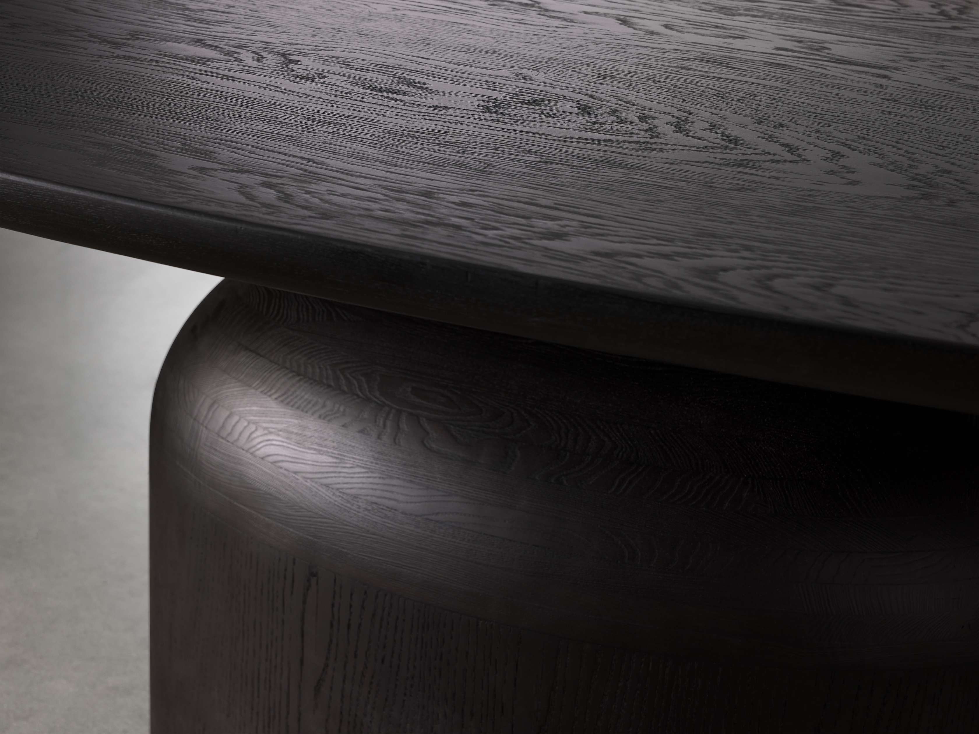 Perth Oval Dining Table