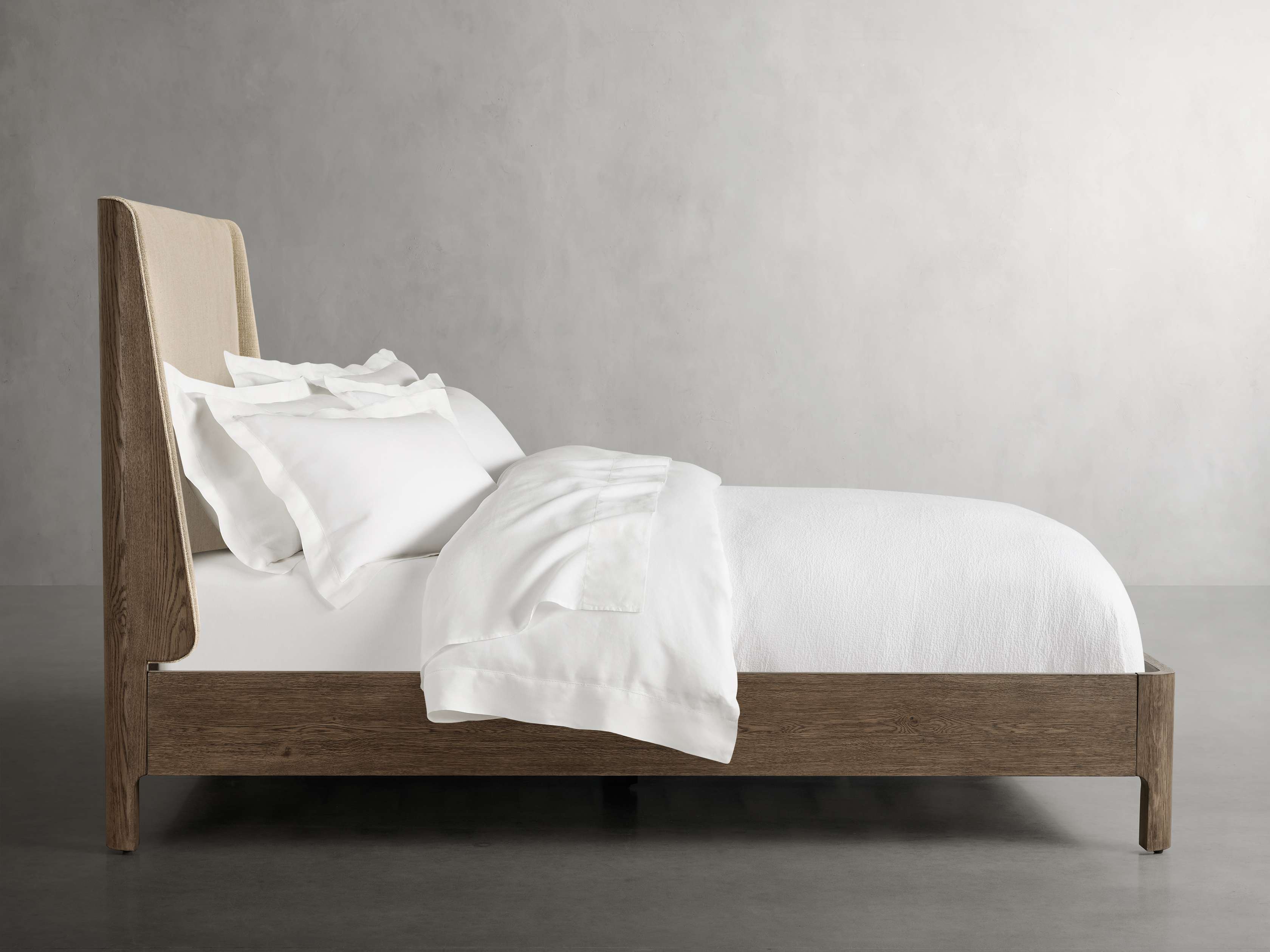 Calista Bed