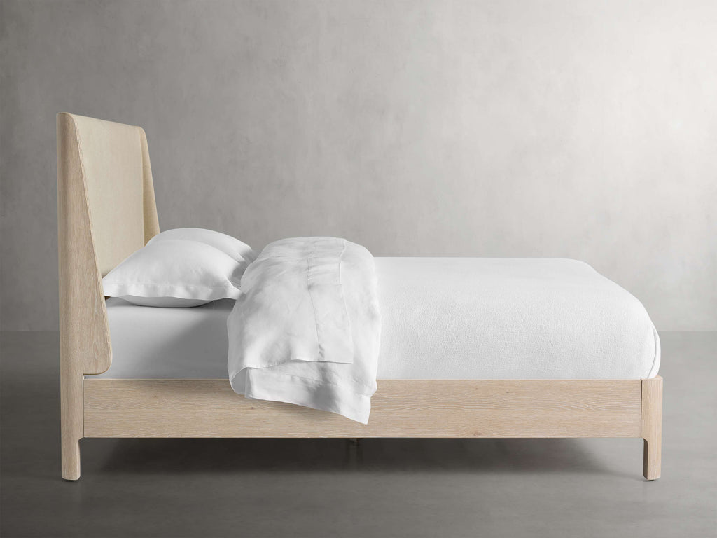 Calista Bed