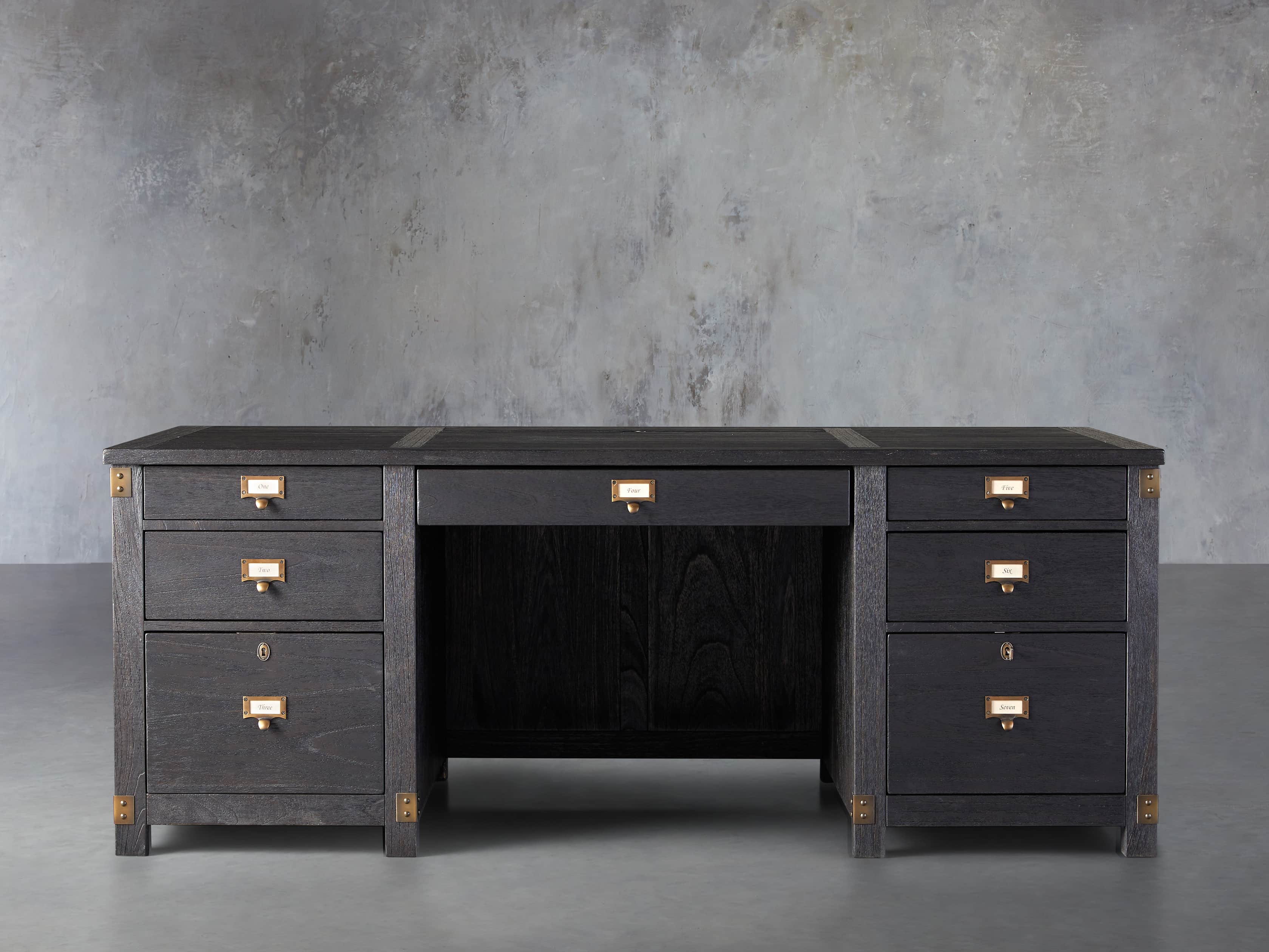 Telegraph Executive Desk