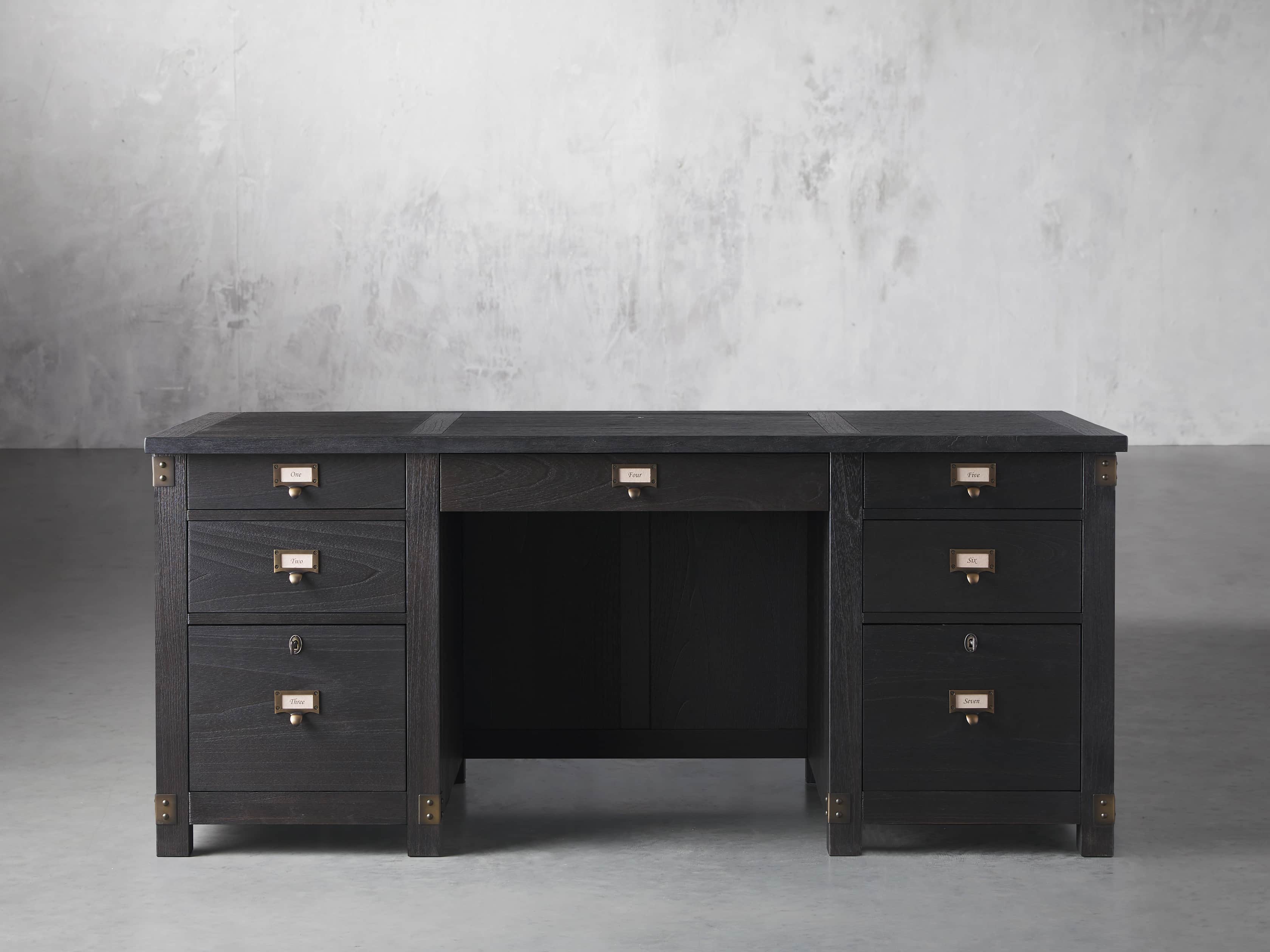 Telegraph Executive Desk