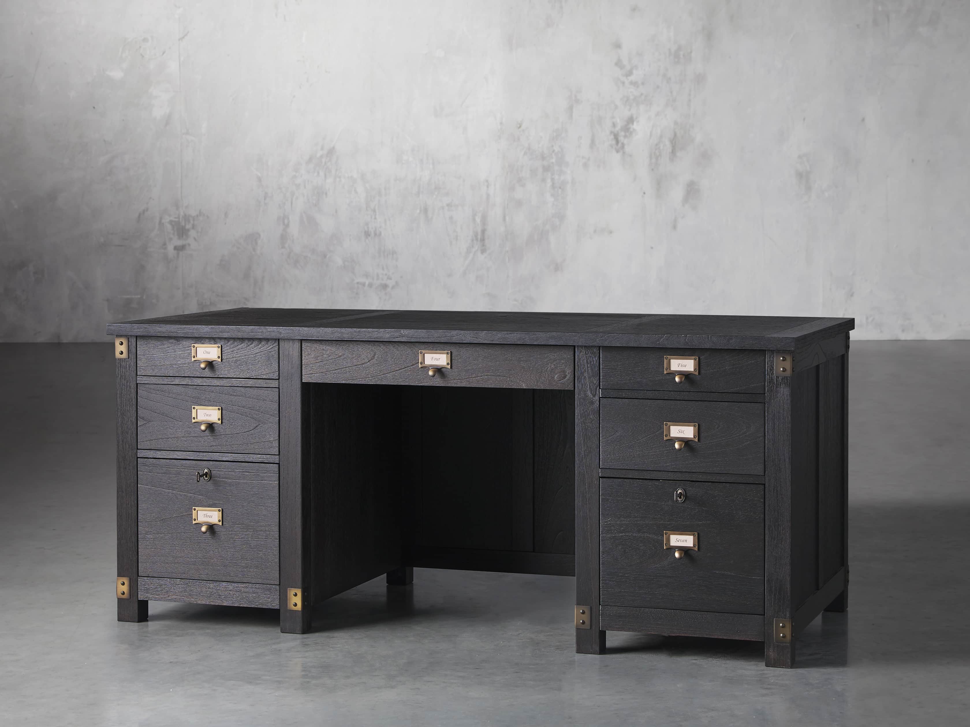 Telegraph Executive Desk