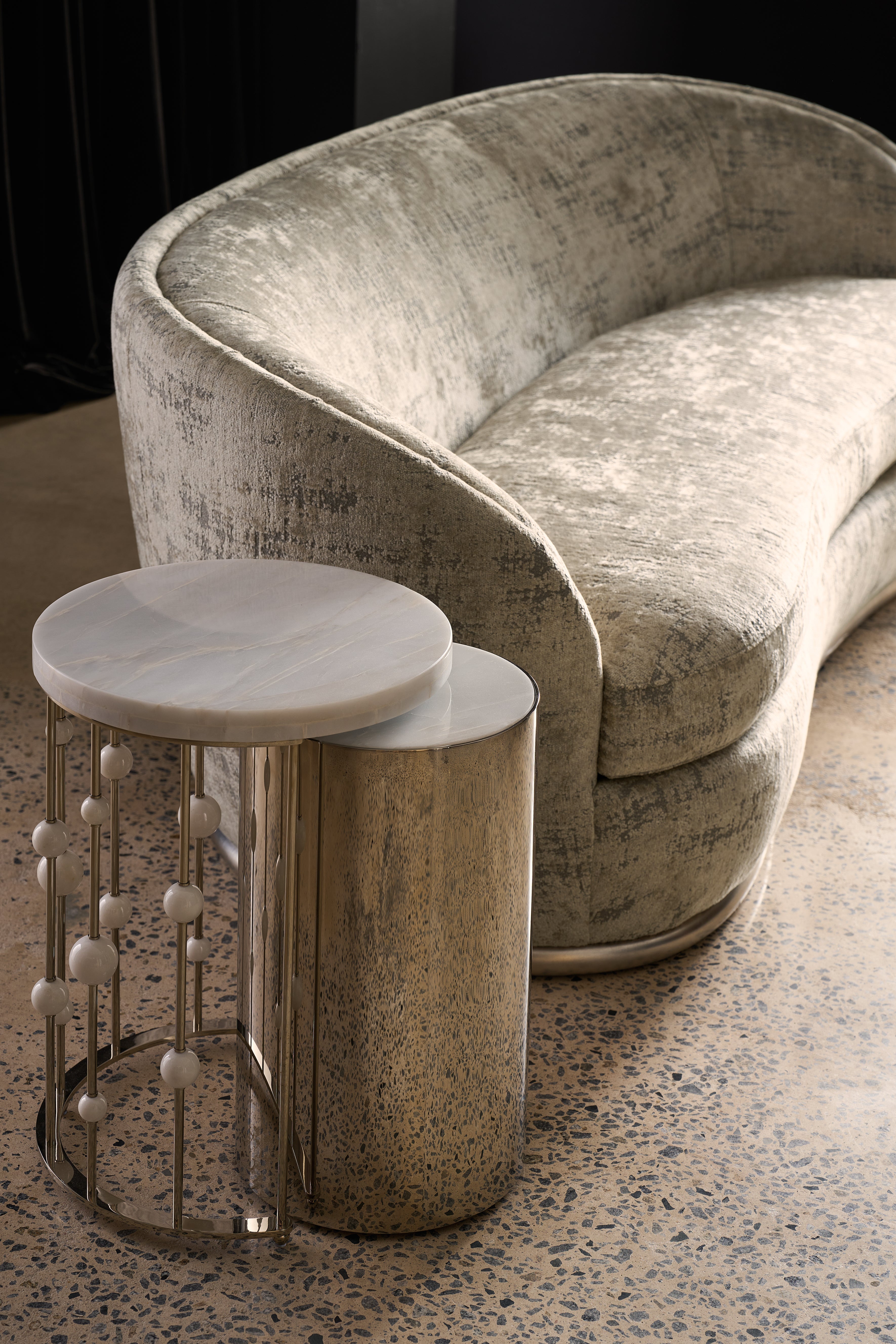 Caracole Signature Debut Nebula Sofa (UPH-025V-116-B) INV
