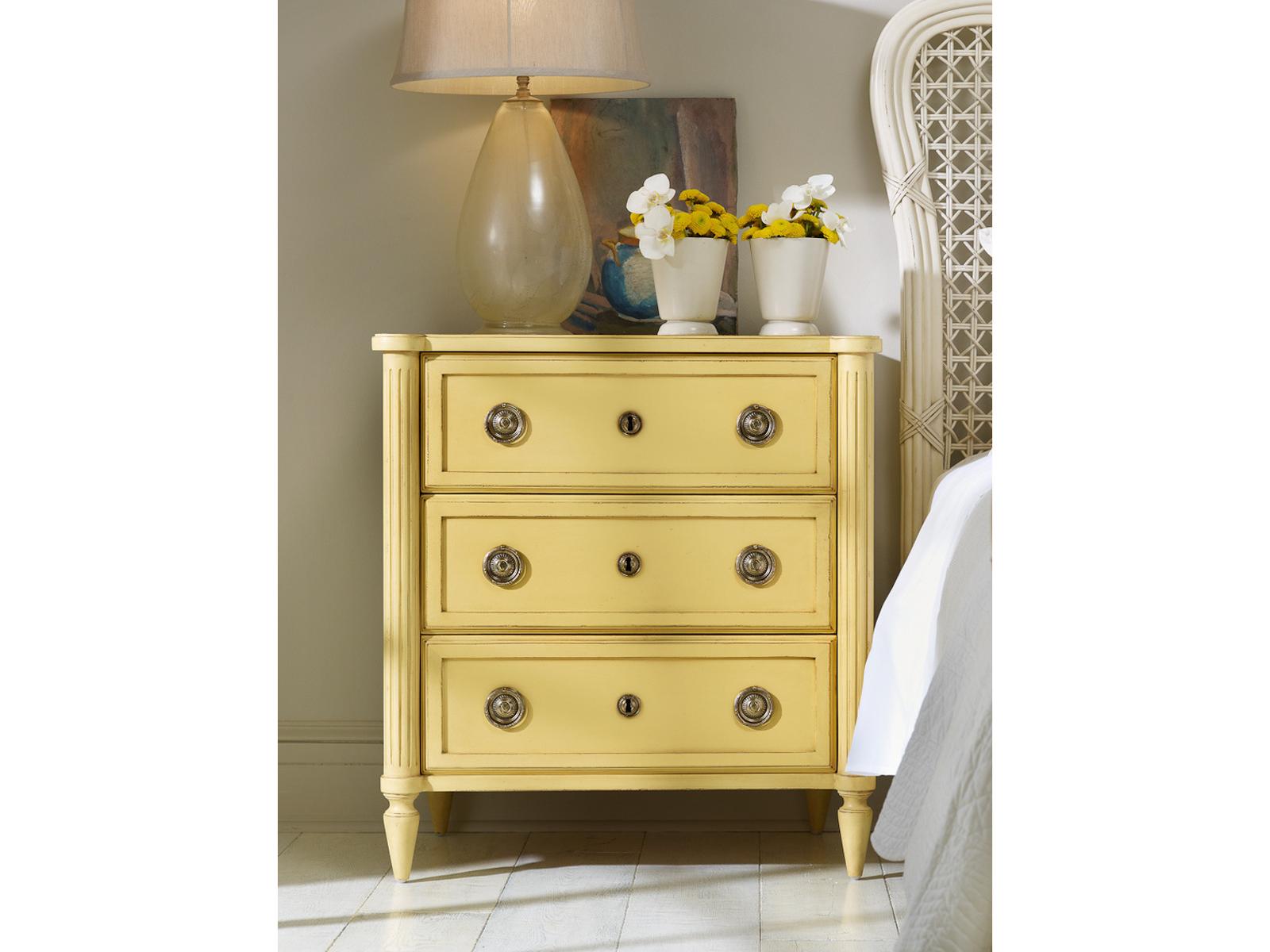 Calais 3-Drawer Nightstand in Mahogany
