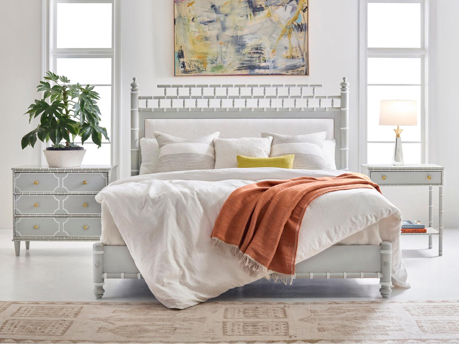 Greenwich Queen Upholstered Platform Bed in Gray with Linen