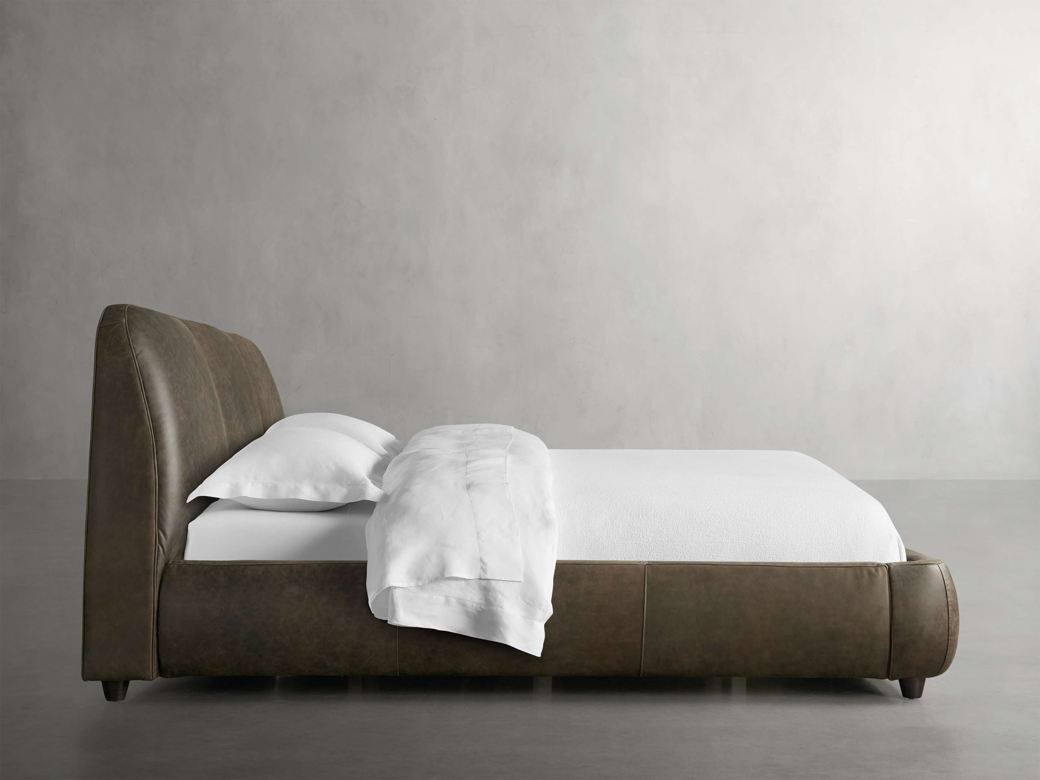 Kinnan Leather Bed