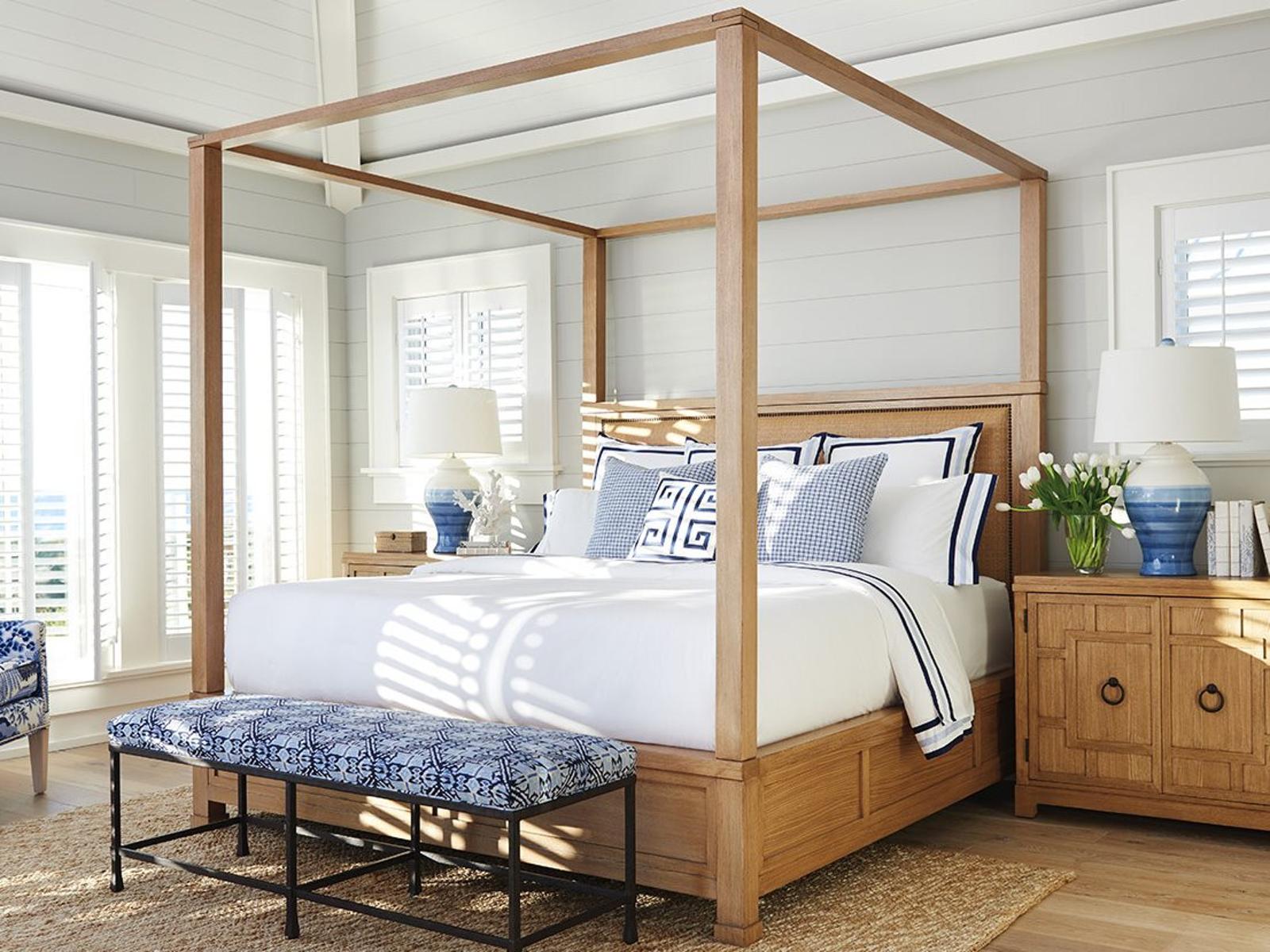 Shorecliff King Canopy Bed in Sandstone Finish