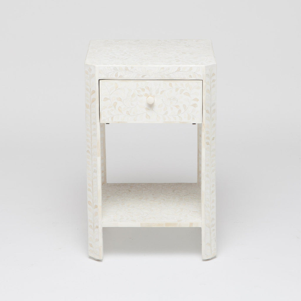 Lexi Nightstand 18"