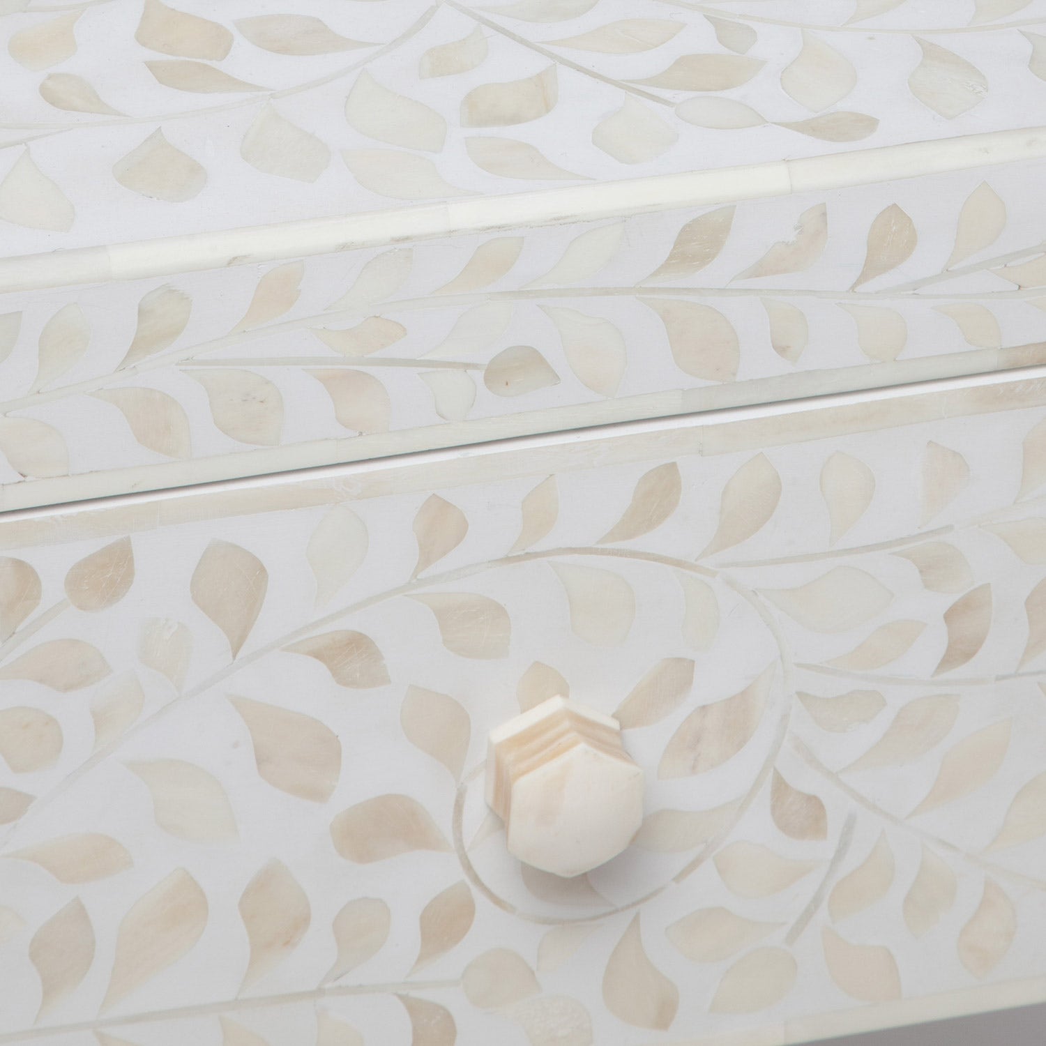 Lexi Nightstand 18"