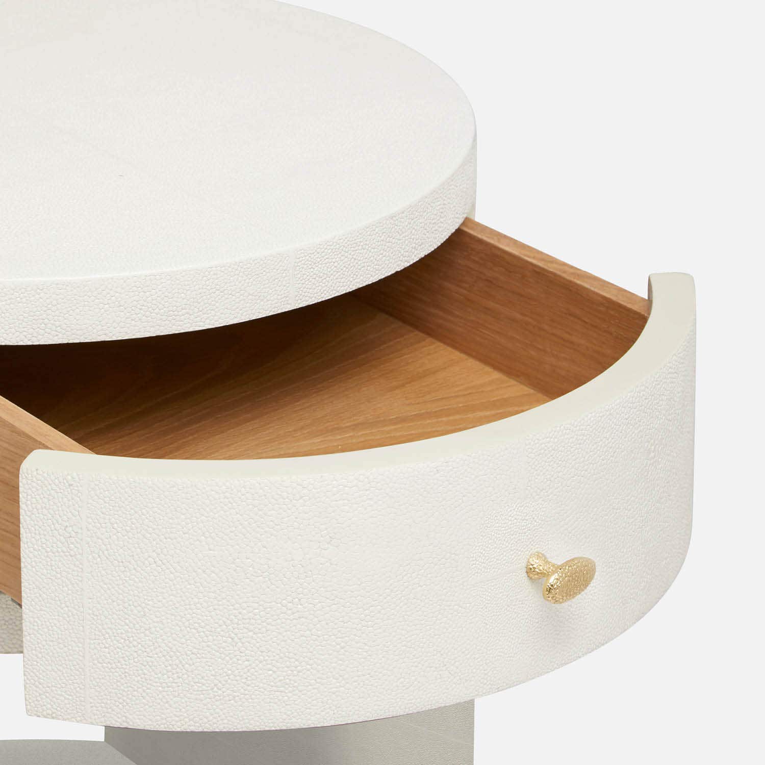 Nerine Nightstand 18"